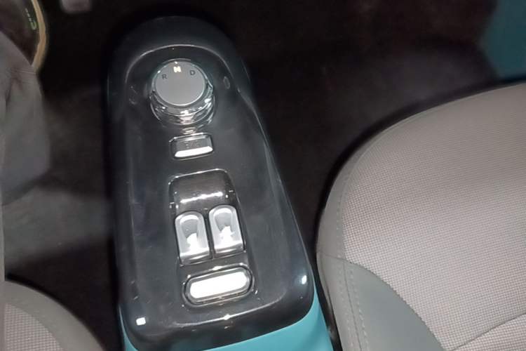 Used CHANGAN NEVO Lumin 2022 210km Sweet Edition Gear Lever