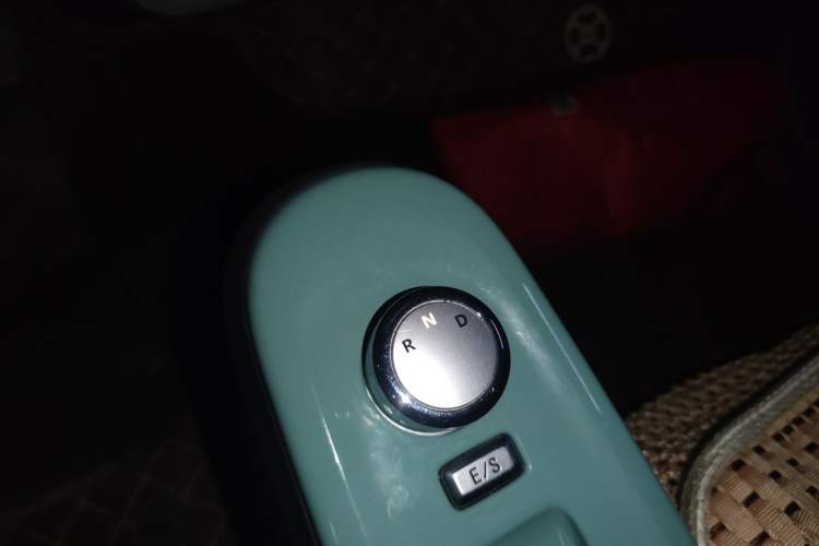 Used CHANGAN NEVO Lumin 2022 210km Sweet Edition Gear Lever