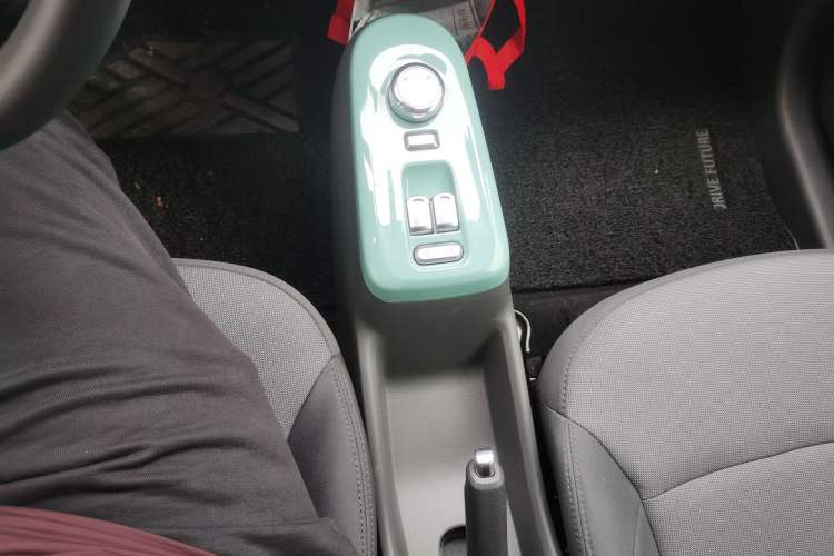 Used CHANGAN NEVO Lumin 2022 155 km – Refreshingly Sweet Edition Gear Lever