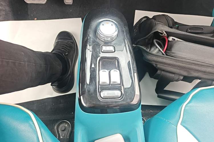 Used CHANGAN NEVO Lumin 2022 210km Sweet Edition Gear Lever