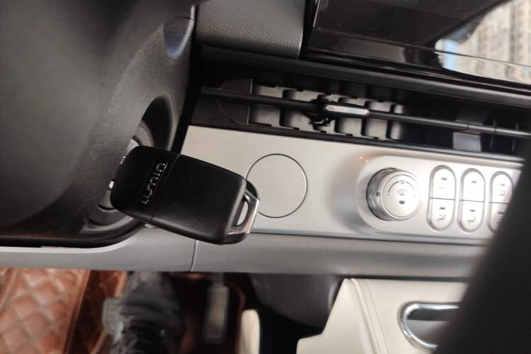 Used CHANGAN NEVO Lumin 2022 155 km – Refreshingly Sweet Edition Interior 1
