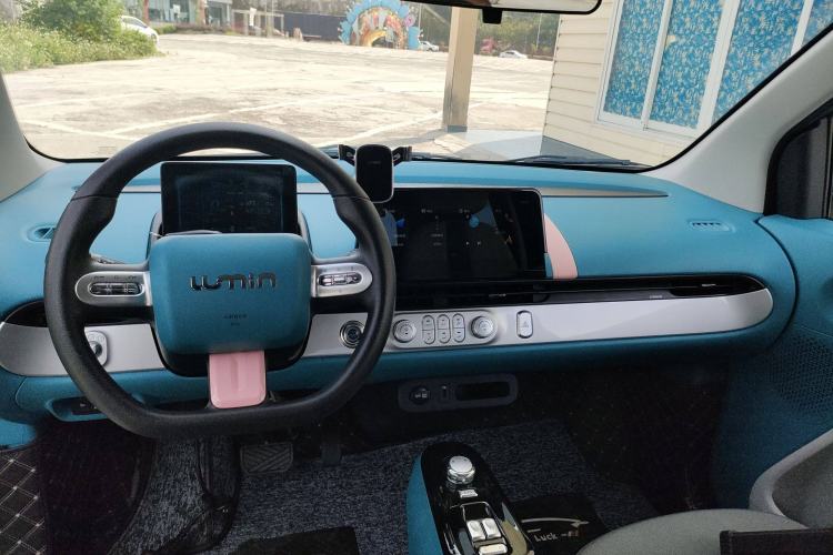 Used CHANGAN NEVO Lumin 2022 301km Honey-Sweet Version Interior 2