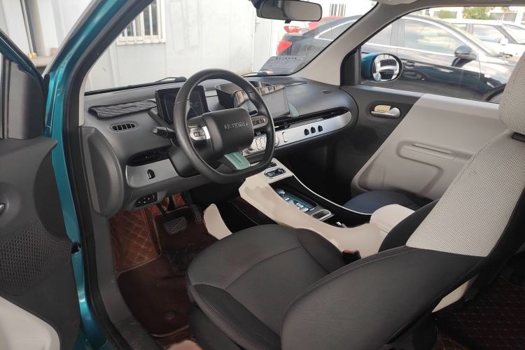 Used CHANGAN NEVO Lumin 2022 155 km – Refreshingly Sweet Edition Left Front Seat