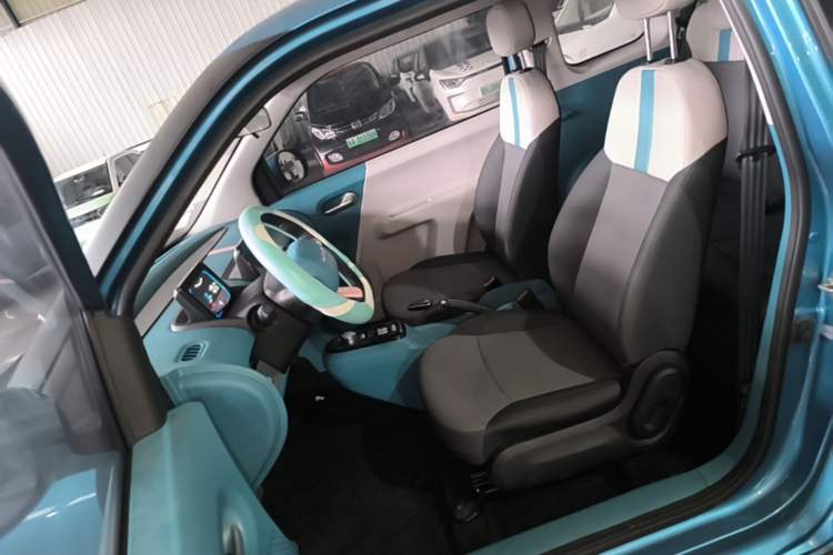 Used CHANGAN NEVO Lumin 2022 155 km – Refreshingly Sweet Edition Left Front Seat