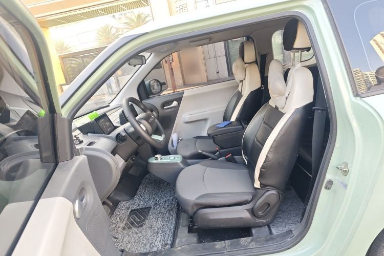 Used CHANGAN NEVO Lumin 2022 155 km – Refreshingly Sweet Edition Left Front Seat