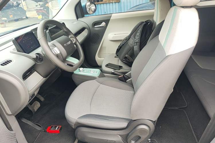 Used CHANGAN NEVO Lumin 2022 155 km – Refreshingly Sweet Edition Left Front Seat