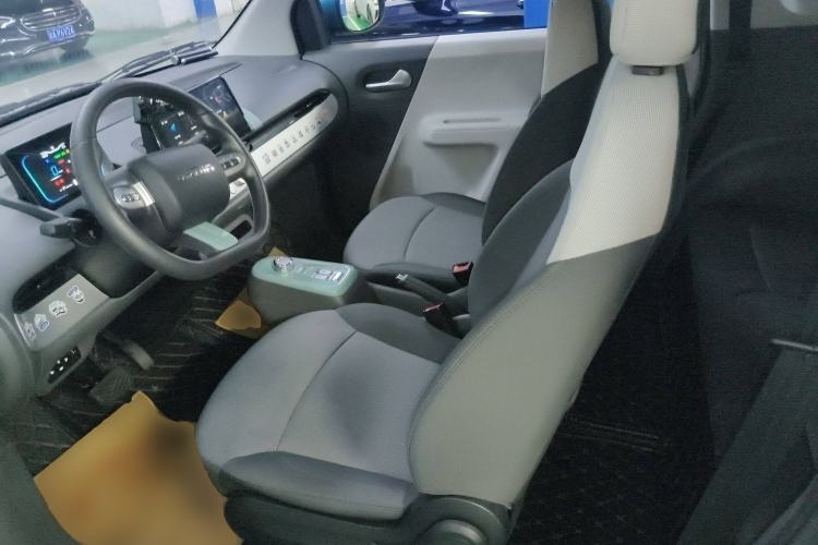 Used CHANGAN NEVO Lumin 2022 155 km – Refreshingly Sweet Edition Left Front Seat