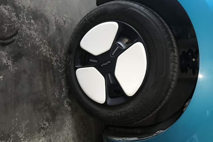 Used CHANGAN NEVO Lumin 2022 155 km – Refreshingly Sweet Edition Left Front Wheel Hub