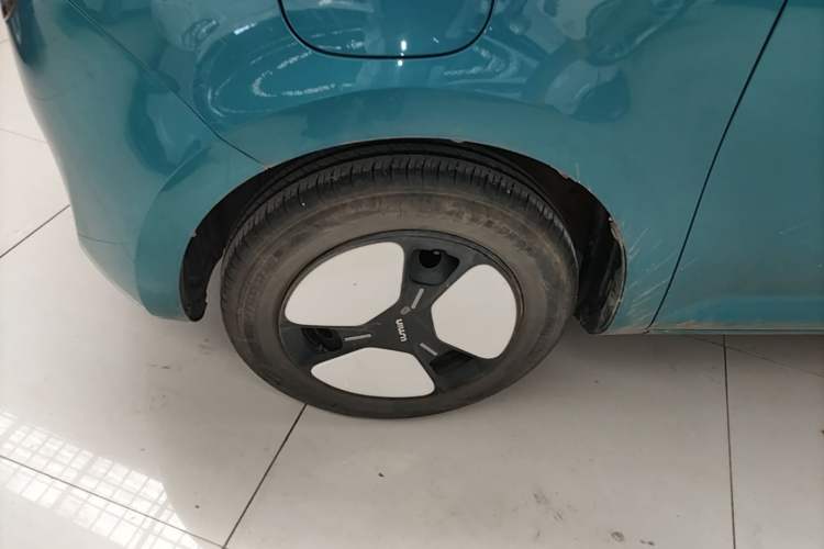 Used CHANGAN NEVO Lumin 2022 155 km – Refreshingly Sweet Edition Left Front Wheel Hub