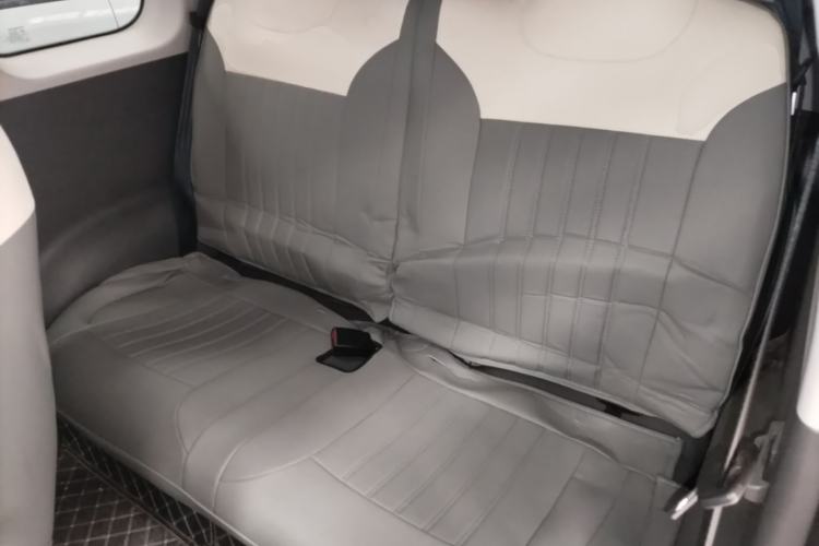 Used CHANGAN NEVO Lumin 2022 155 km – Refreshingly Sweet Edition Left Rear Seat
