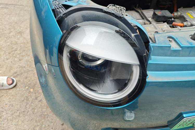 Used CHANGAN NEVO Lumin 2022 155 km – Refreshingly Sweet Edition Right Front Headlight