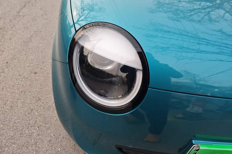 Used CHANGAN NEVO Lumin 2022 155 km – Refreshingly Sweet Edition Right Front Headlight