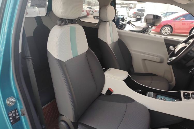 Used CHANGAN NEVO Lumin 2022 155 km – Refreshingly Sweet Edition Right Front Seat