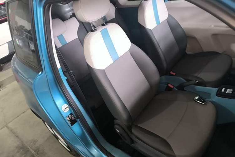 Used CHANGAN NEVO Lumin 2022 155 km – Refreshingly Sweet Edition Right Front Seat