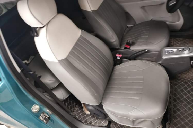 Used CHANGAN NEVO Lumin 2022 155 km – Refreshingly Sweet Edition Right Front Seat