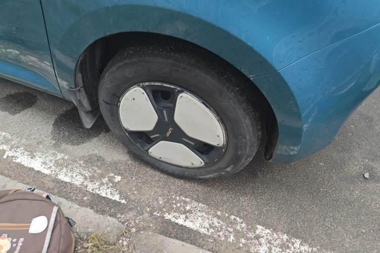 Used CHANGAN NEVO Lumin 2022 210km Sweet Edition Right Front Wheel Hub