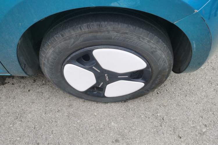 Used CHANGAN NEVO Lumin 2022 155 km – Refreshingly Sweet Edition Right Front Wheel Hub