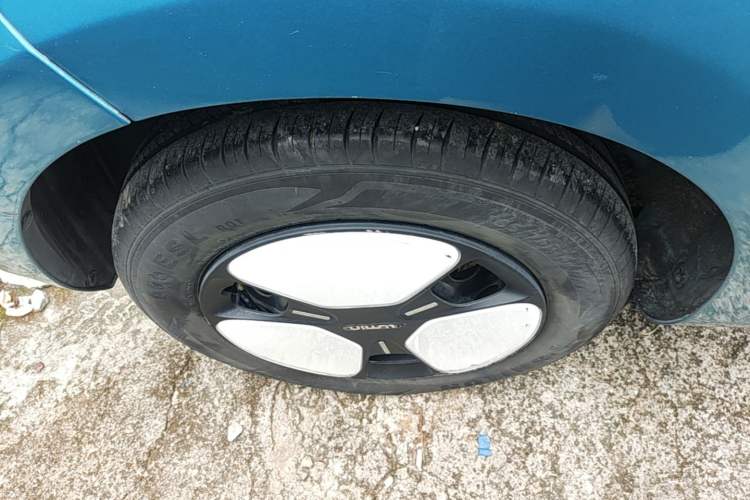 Used CHANGAN NEVO Lumin 2022 155 km – Refreshingly Sweet Edition Right Rear Wheel Hub