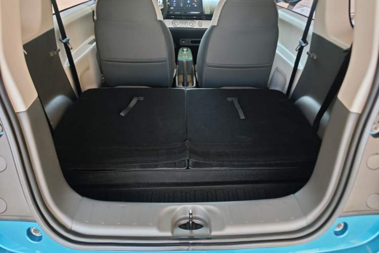 Used CHANGAN NEVO Lumin 2022 210km Sweet Edition Trunk