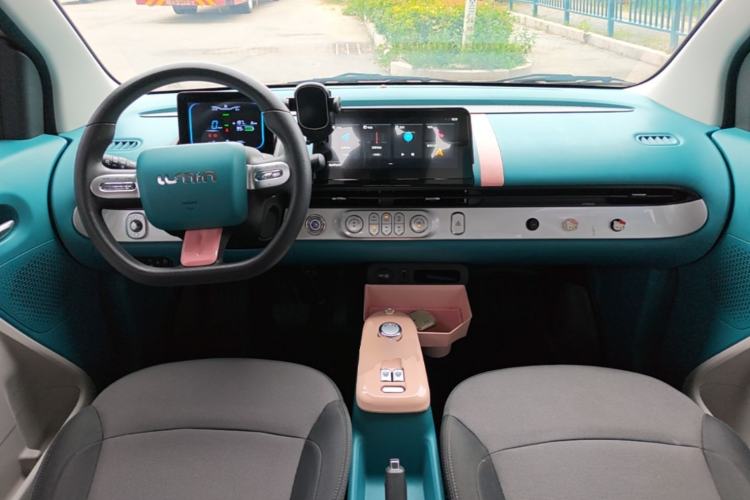 Used CHANGAN NEVO Lumin 2022 210km Sweet Edition Center Console