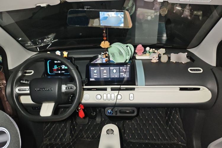 Used CHANGAN NEVO Lumin 2022 210km Sweet Edition Center Console