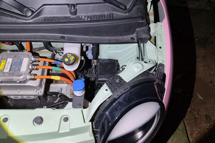 Used CHANGAN NEVO Lumin 2022 210km Sweet Edition Engine Bay Left