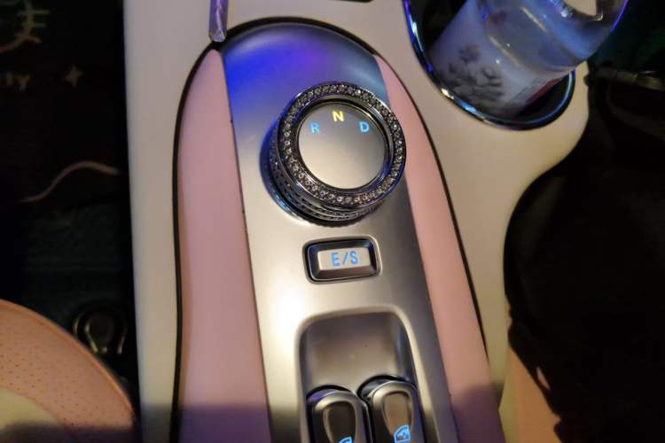 Used CHANGAN NEVO Lumin 2022 210km Sweet Edition Gear Lever