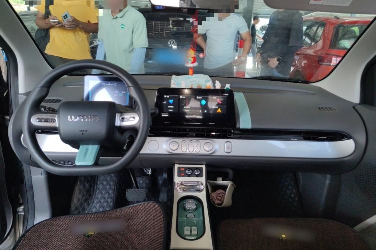 Used CHANGAN NEVO Lumin 2022 210km Sweet Edition Center Console
