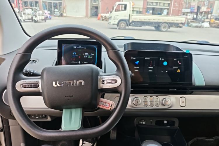 Used CHANGAN NEVO Lumin 2022 155 km – Refreshingly Sweet Edition Center Console