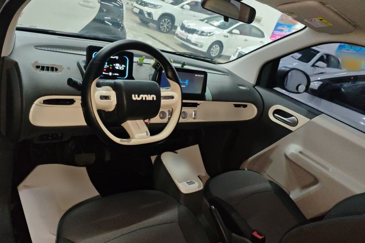 Used CHANGAN NEVO Lumin 2022 210km Sweet Edition Center Console