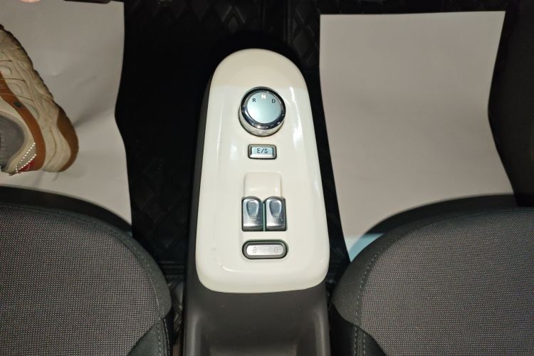 Used CHANGAN NEVO Lumin 2022 210km Sweet Edition Gear Lever