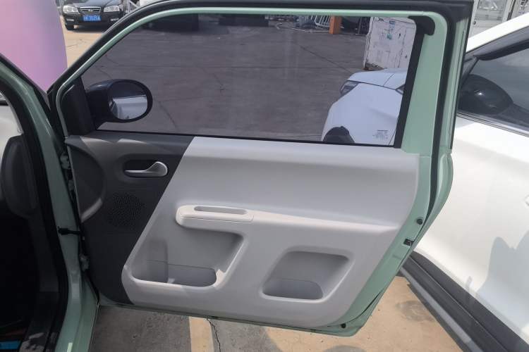 Used CHANGAN NEVO Lumin 2022 301km Honey-Sweet Version Interior 3