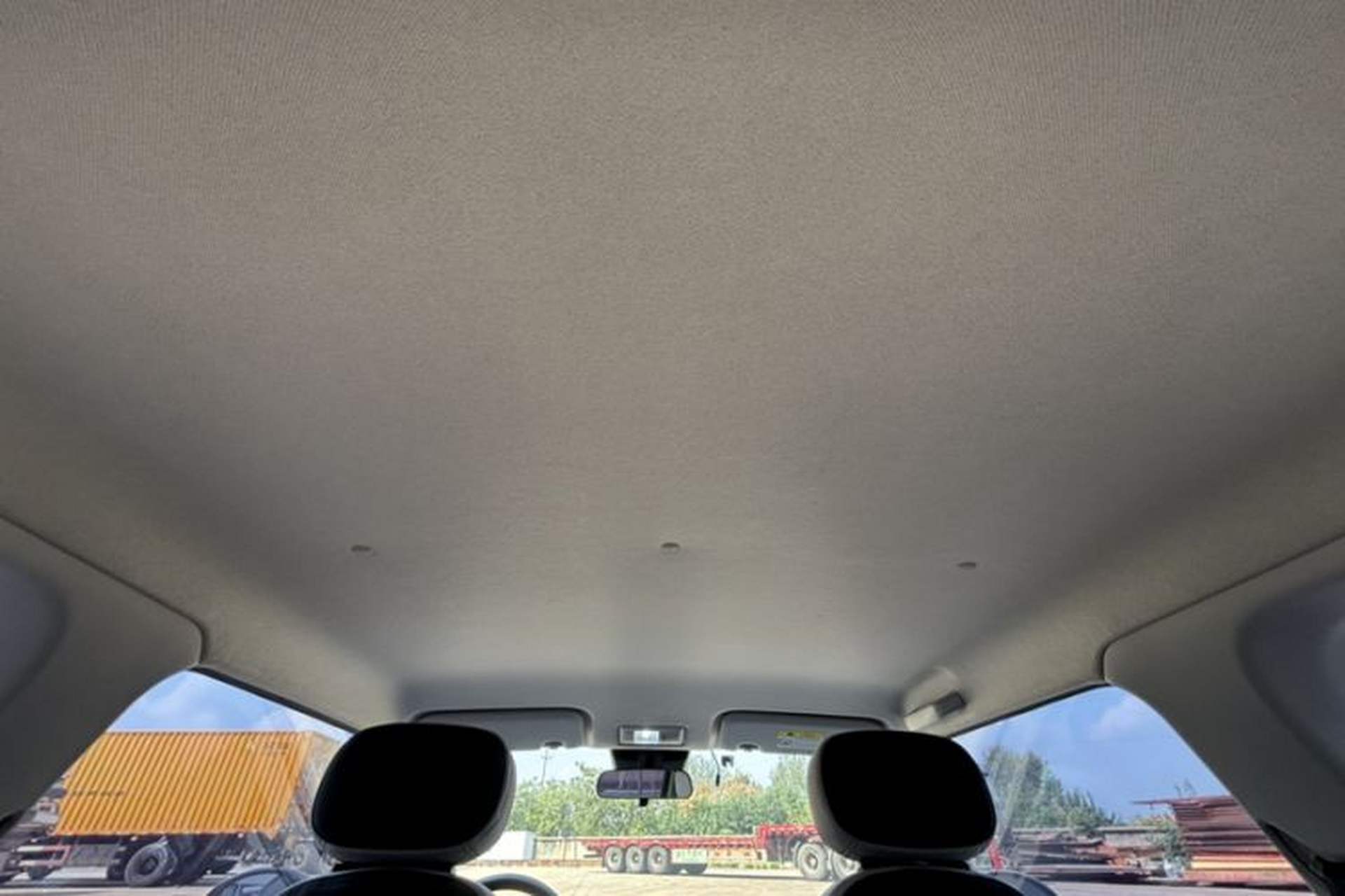 Used CHANGAN NEVO Lumin 2022 301km Honey-Sweet Version Interior 9