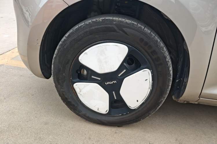 Used CHANGAN NEVO Lumin 2022 155 km – Refreshingly Sweet Edition Left Front Wheel Hub