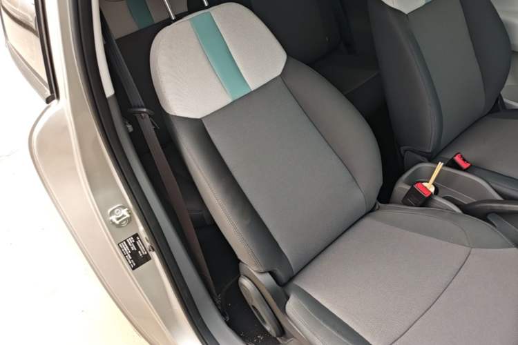 Used CHANGAN NEVO Lumin 2022 155 km – Refreshingly Sweet Edition Right Front Seat