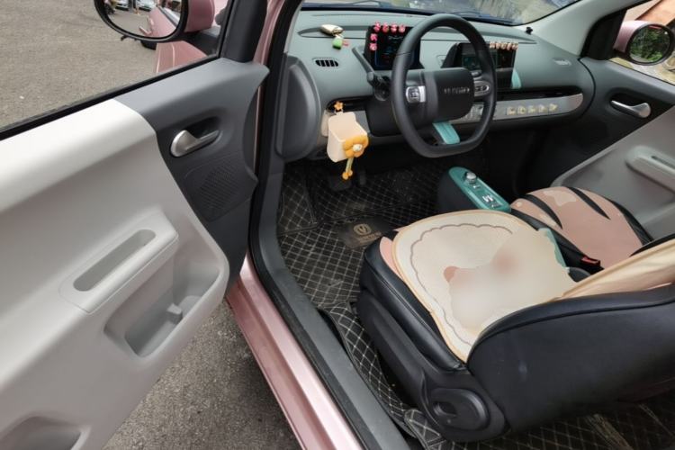 Used CHANGAN NEVO Lumin 2022 155 km – Refreshingly Sweet Edition Driver Seat