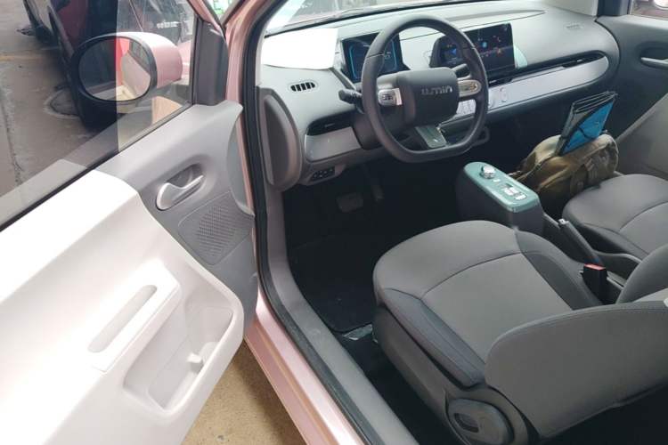 Used CHANGAN NEVO Lumin 2022 155 km – Refreshingly Sweet Edition Driver Seat