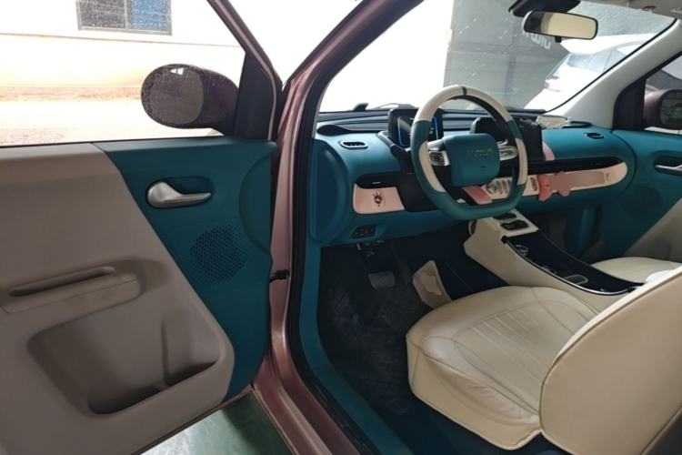 Used CHANGAN NEVO Lumin 2022 155 km – Refreshingly Sweet Edition Driver Seat