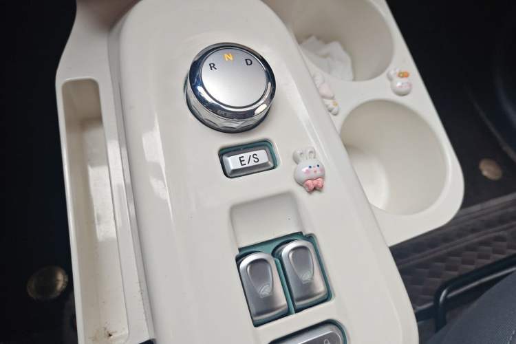 Used CHANGAN NEVO Lumin 2022 210km Sweet Edition Gear Lever