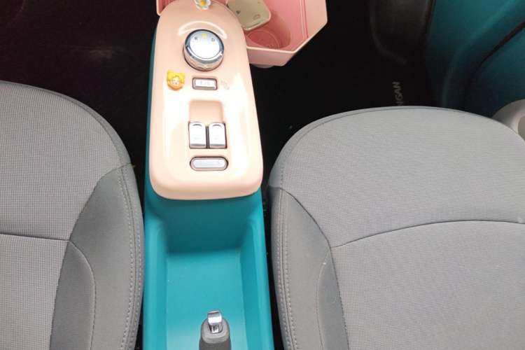 Used CHANGAN NEVO Lumin 2022 210km Sweet Edition Gear Lever