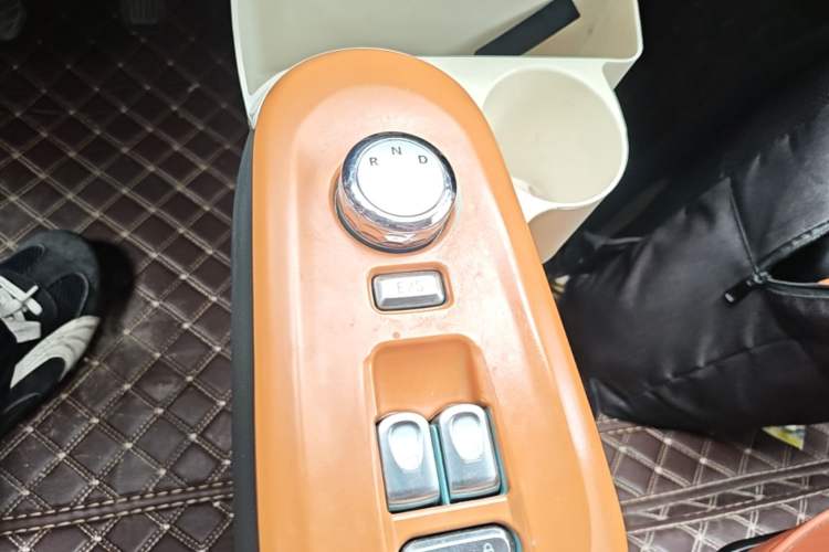 Used CHANGAN NEVO Lumin 2022 210km Sweet Edition Gear Lever