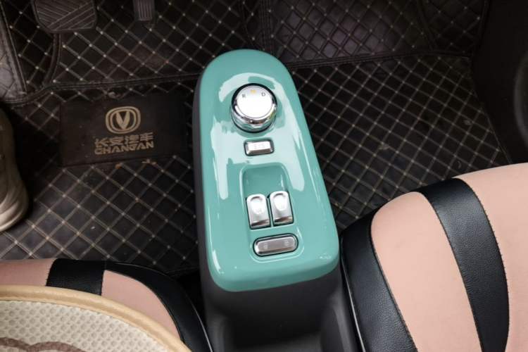 Used CHANGAN NEVO Lumin 2022 155 km – Refreshingly Sweet Edition Gear Lever