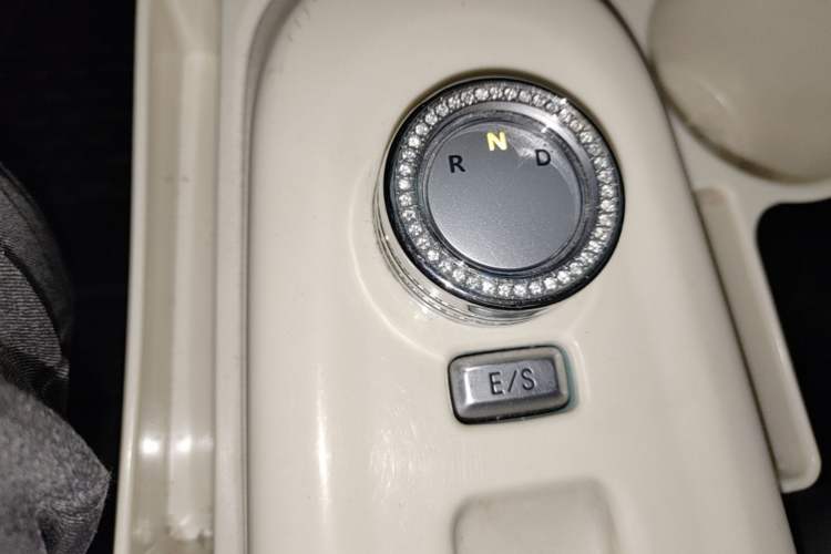 Used CHANGAN NEVO Lumin 2022 210km Sweet Edition Gear Lever