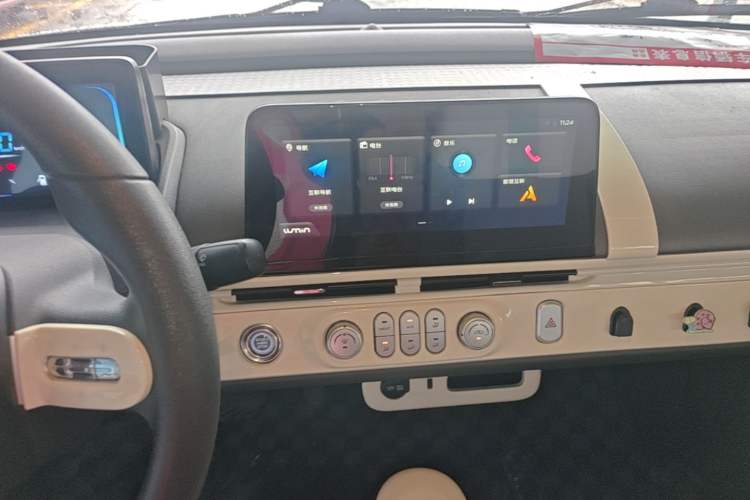 Used CHANGAN NEVO Lumin 2022 210km Sweet Edition Audio And AC Panel