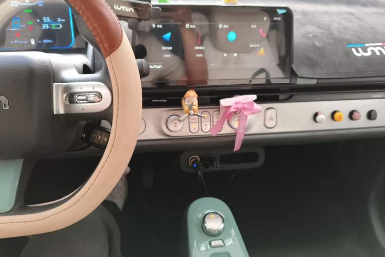 Used CHANGAN NEVO Lumin 2022 155 km – Refreshingly Sweet Edition Audio And AC Panel
