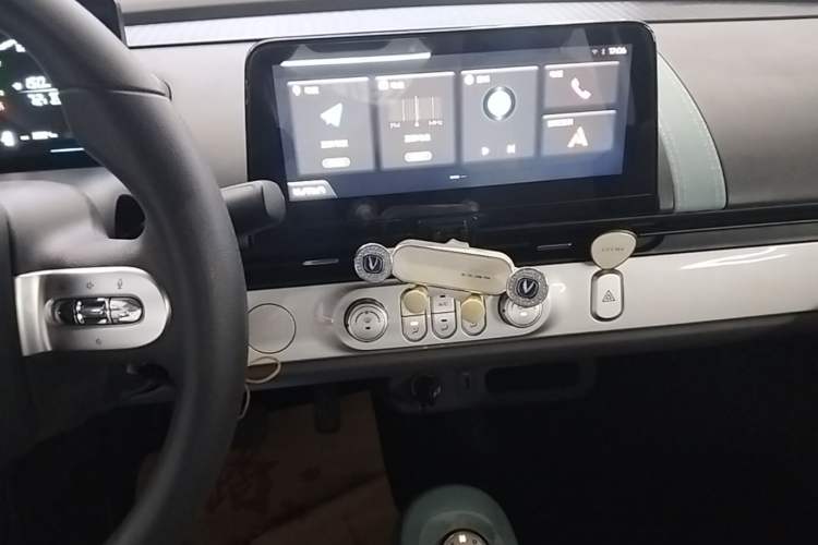 Used CHANGAN NEVO Lumin 2022 210km Sweet Edition Audio And AC Panel