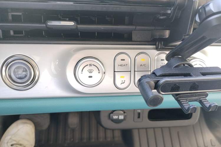 Used CHANGAN NEVO Lumin 2022 155 km – Refreshingly Sweet Edition Audio And AC Panel