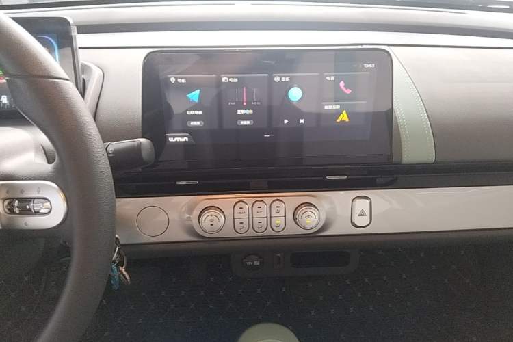 Used CHANGAN NEVO Lumin 2022 155 km – Refreshingly Sweet Edition Audio And AC Panel