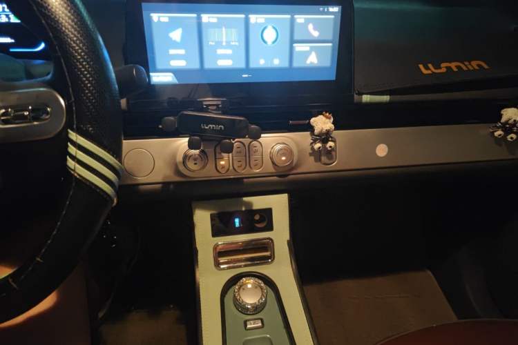 Used CHANGAN NEVO Lumin 2022 155 km – Refreshingly Sweet Edition Audio And AC Panel