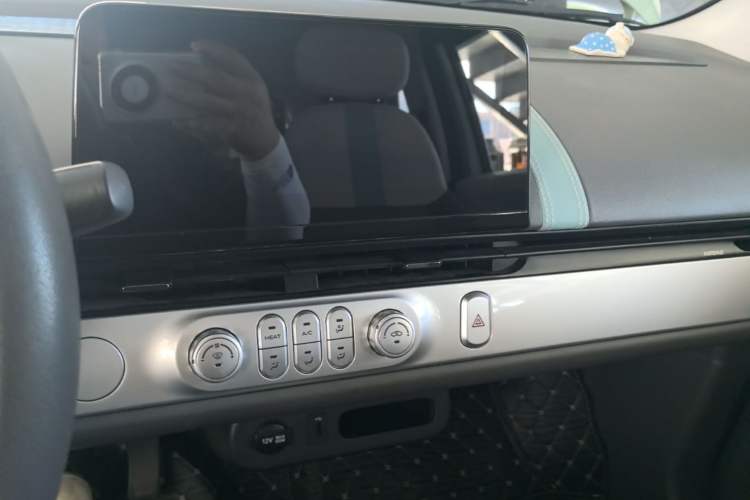 Used CHANGAN NEVO Lumin 2022 155 km – Refreshingly Sweet Edition Audio And AC Panel